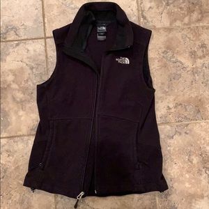 Women’s Fleece North Face Vest - Small